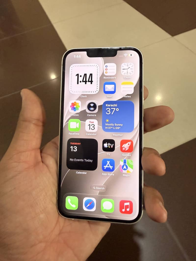 Apple iPhone 13 2
