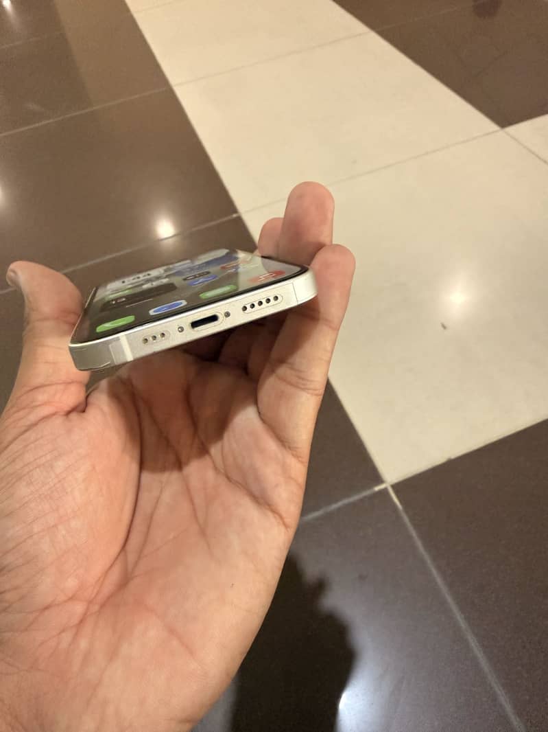Apple iPhone 13 4