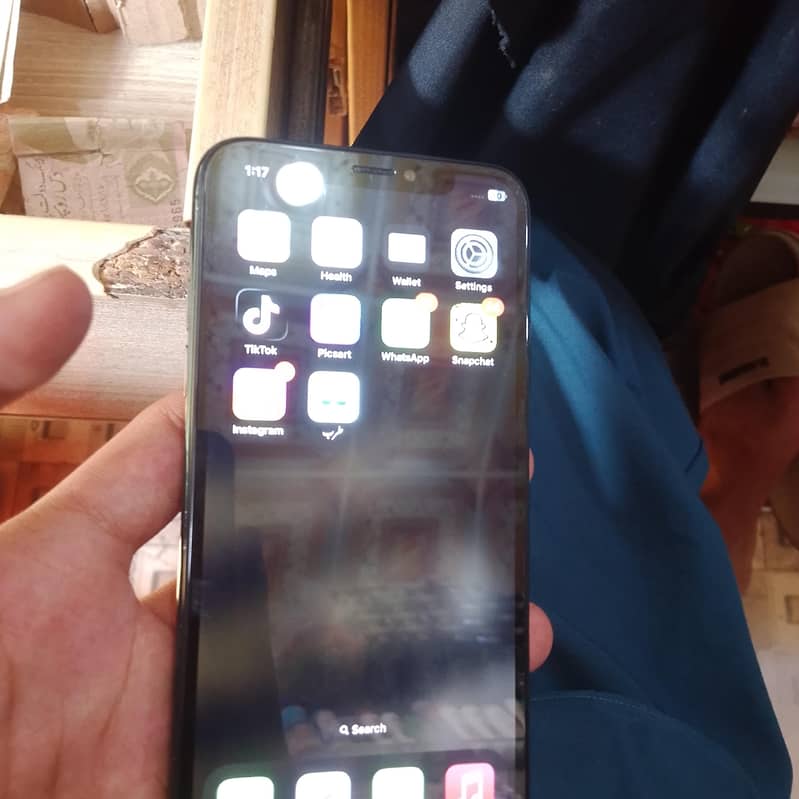 Apple iPhone X 4