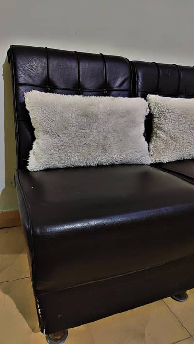1 seater sofa in 8\10 condition