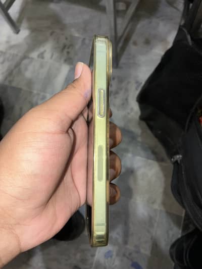 Apple iPhone 14