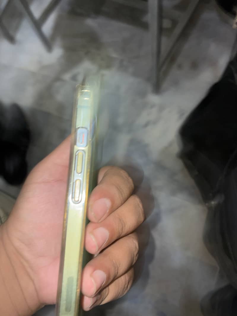Apple iPhone 14 2