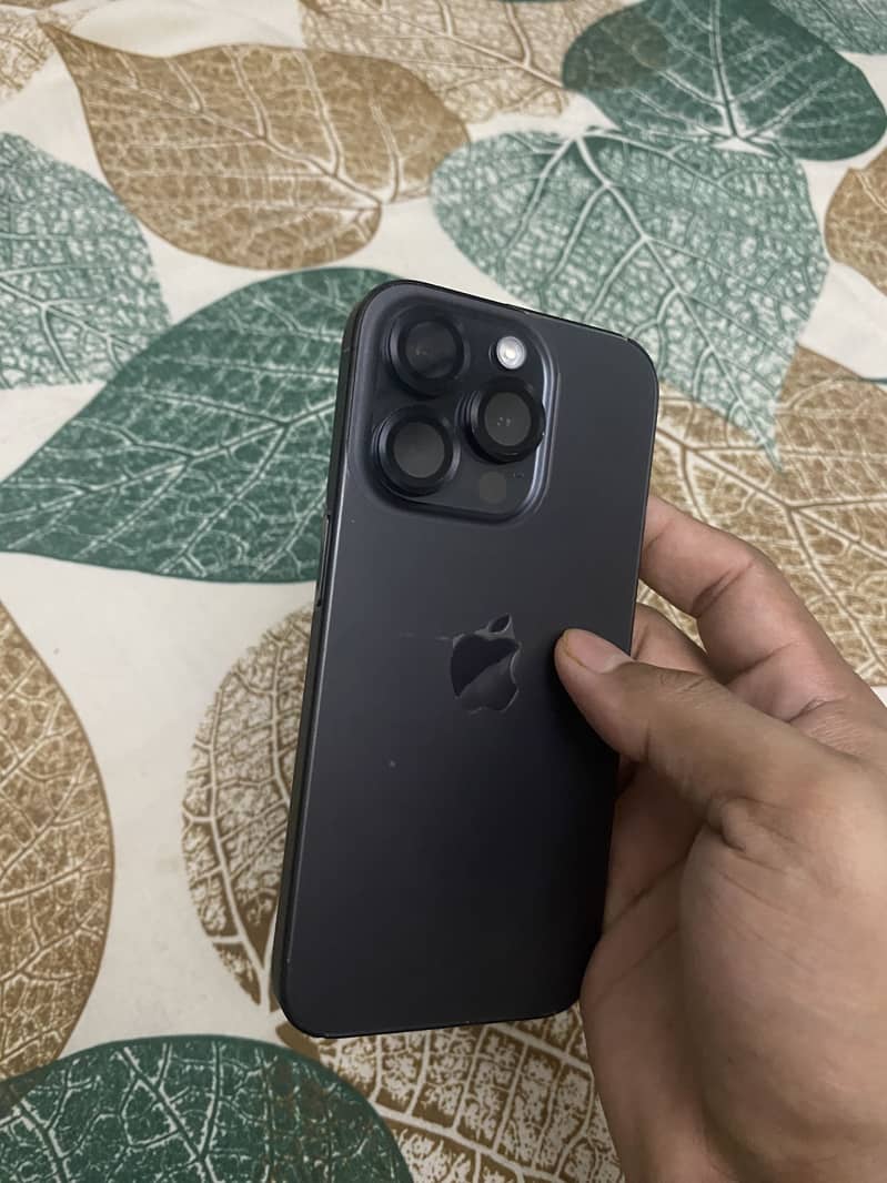 Apple iPhone 15 Pro 2