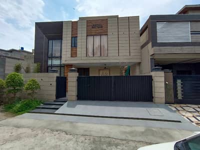 Stunning 20 Marla Upper Portion In DHA Phase 3 - Block Y Available