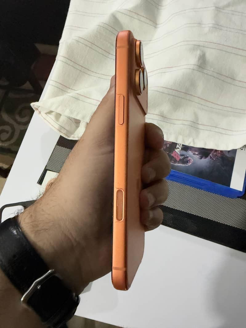 Apple iPhone 17 Pro Max 5