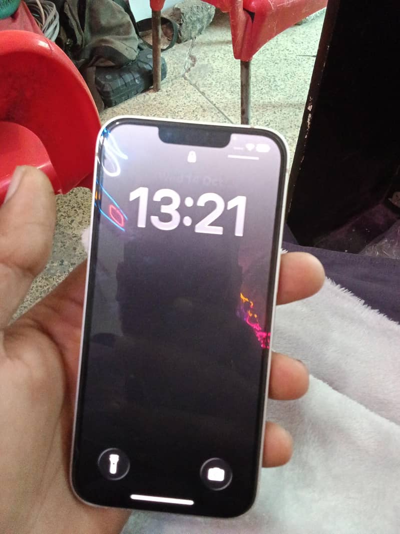 Apple iPhone 13 2