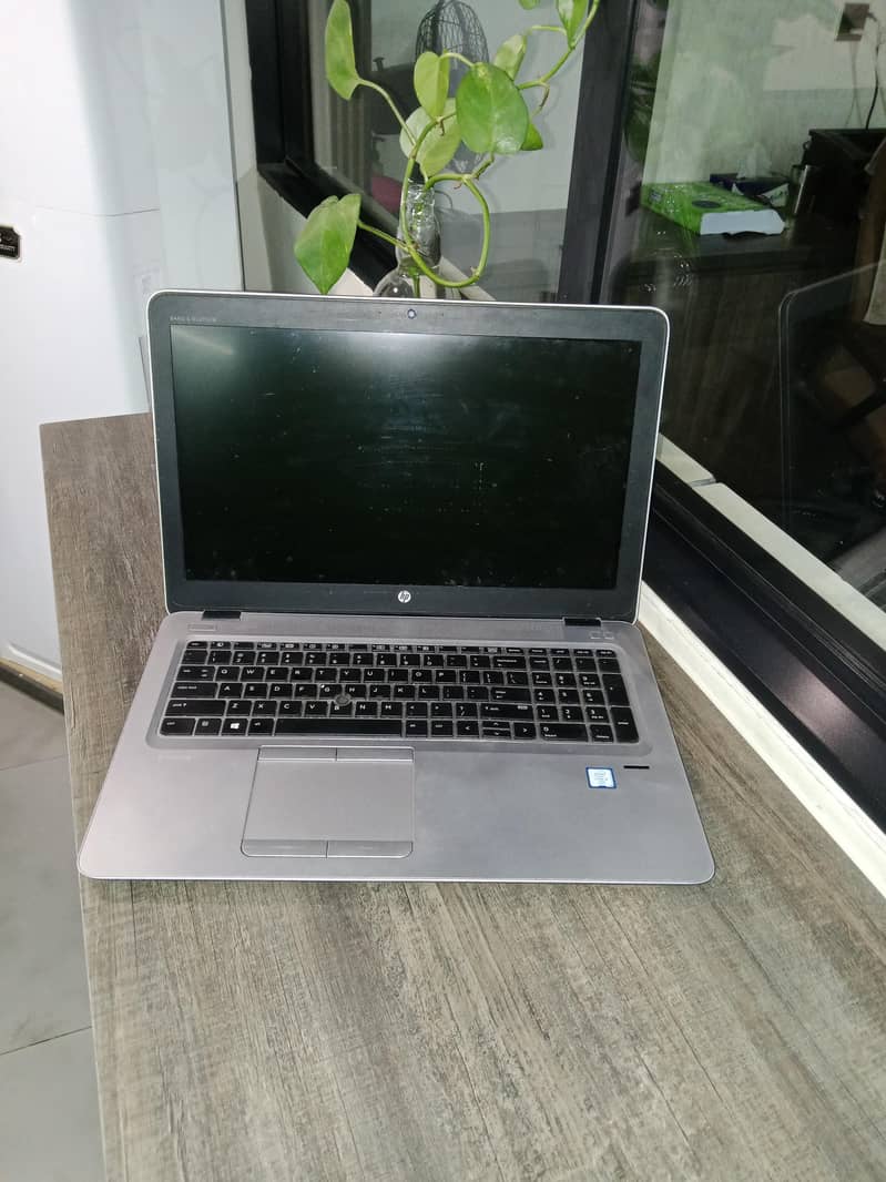 HP Laptop 5