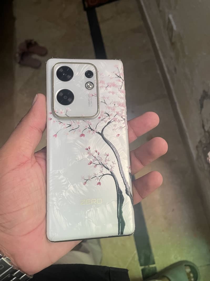 Infinix Zero 30 8/256 1