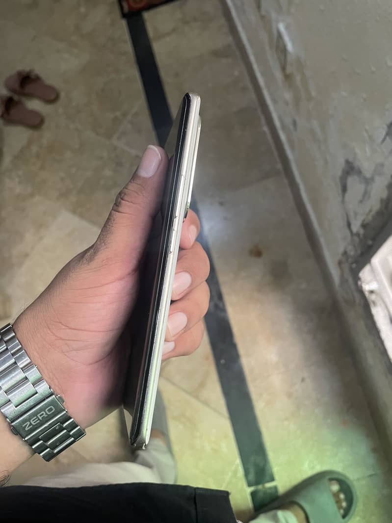 Infinix Zero 30 8/256 4