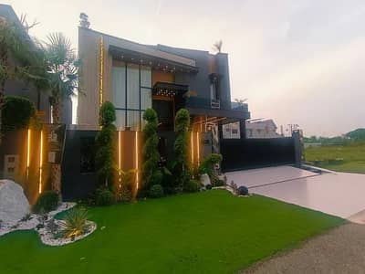 A Perfect Upper Portion Awaits You In DHA Phase 7 - Block R Lahore