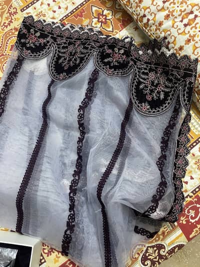 New unstitched Bareeza brand price ma kmi ho jay gi