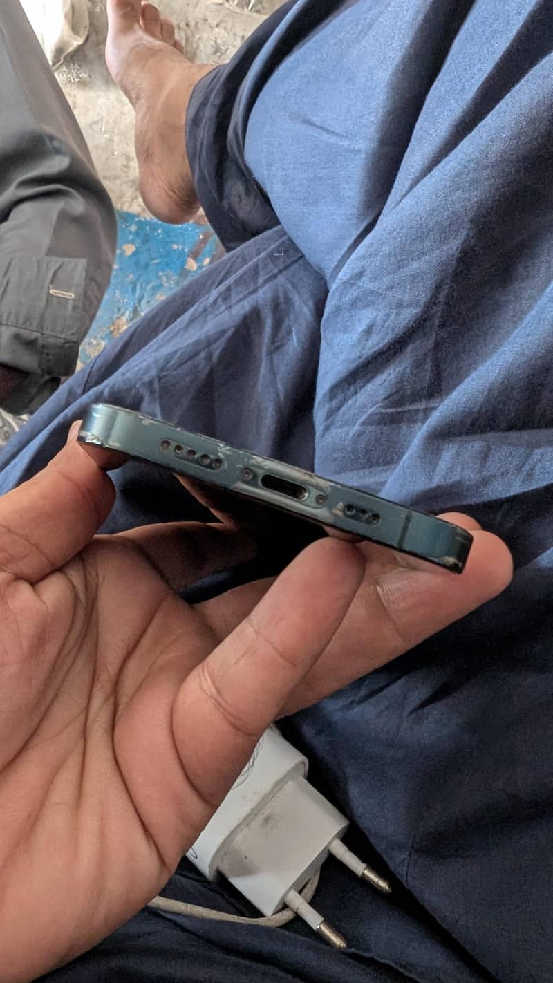 Apple iPhone 12 Pro 2