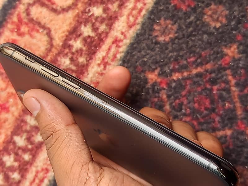 Apple iPhone 11 Pro 7