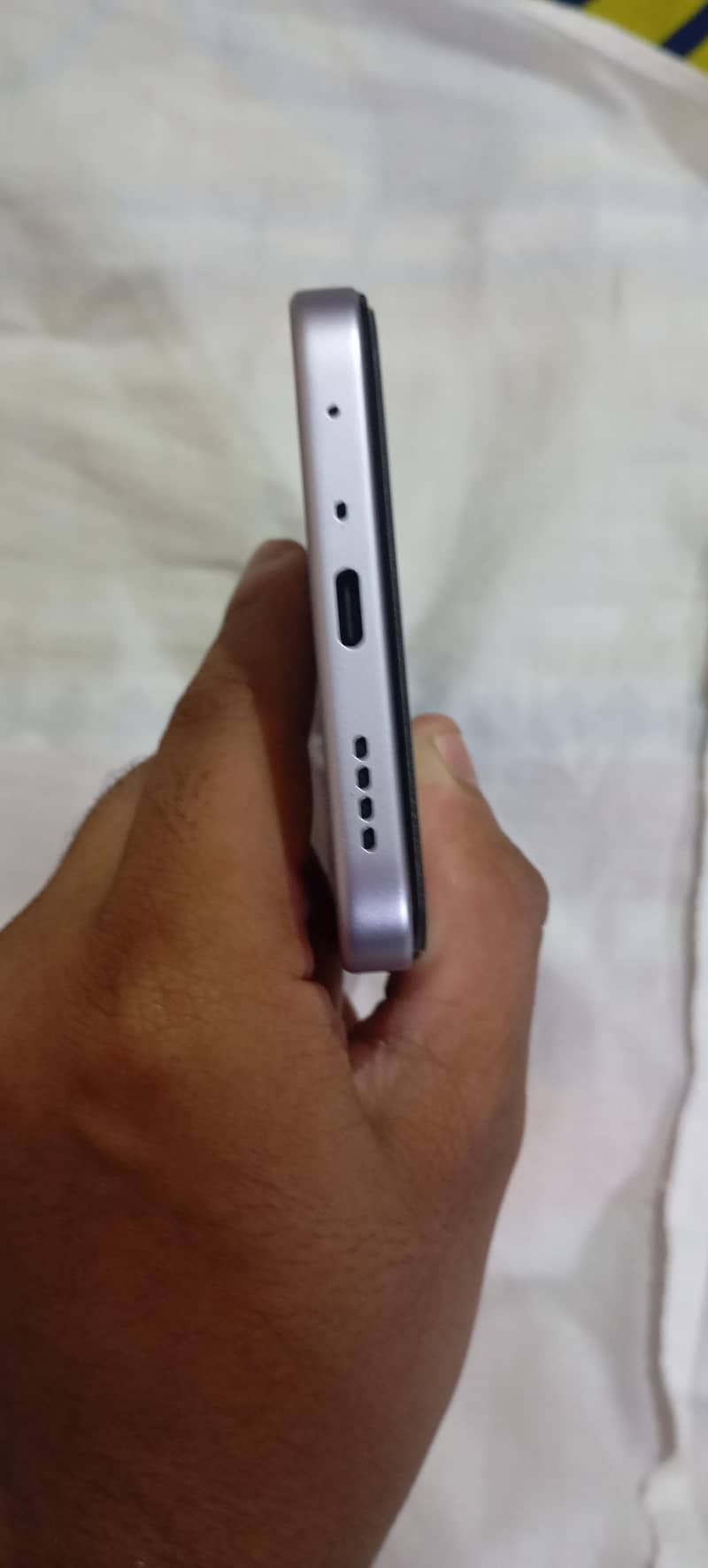 Realme C 100 4