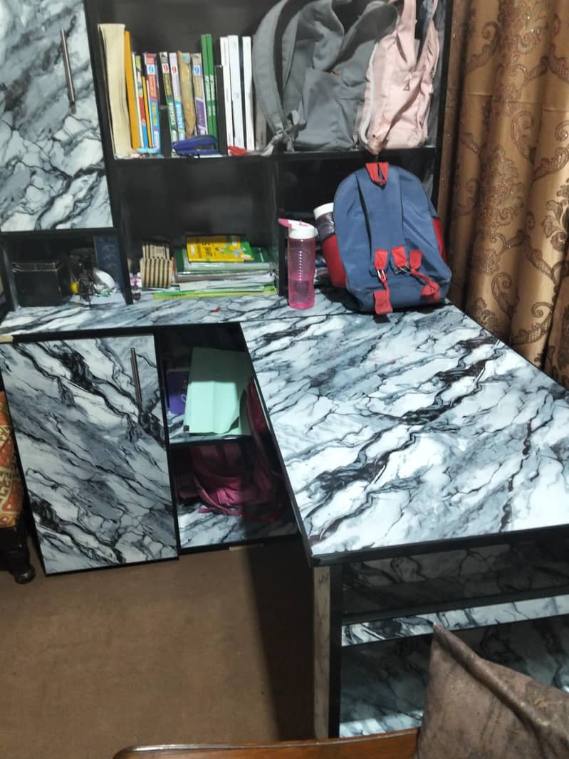 Study table 0