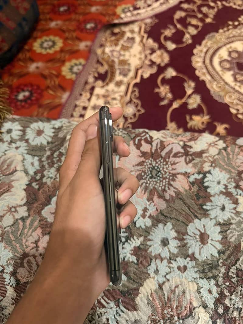 Apple iPhone X 2