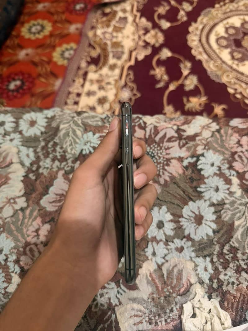 Apple iPhone X 3