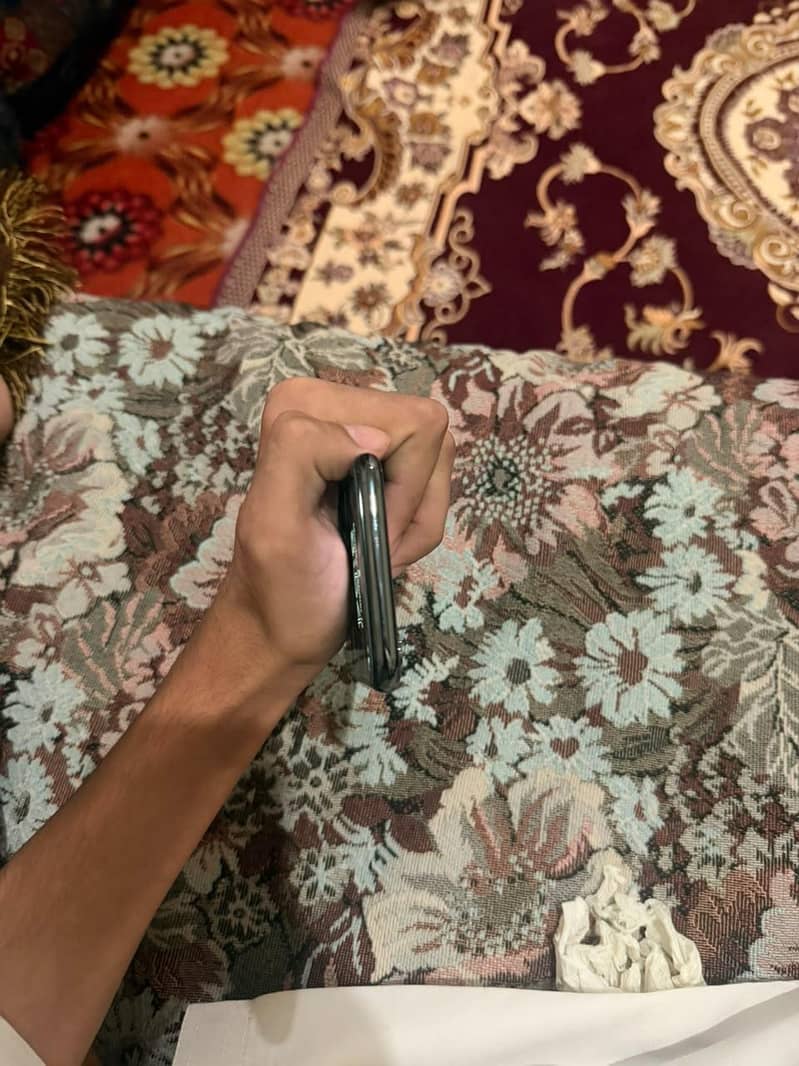 Apple iPhone X 4