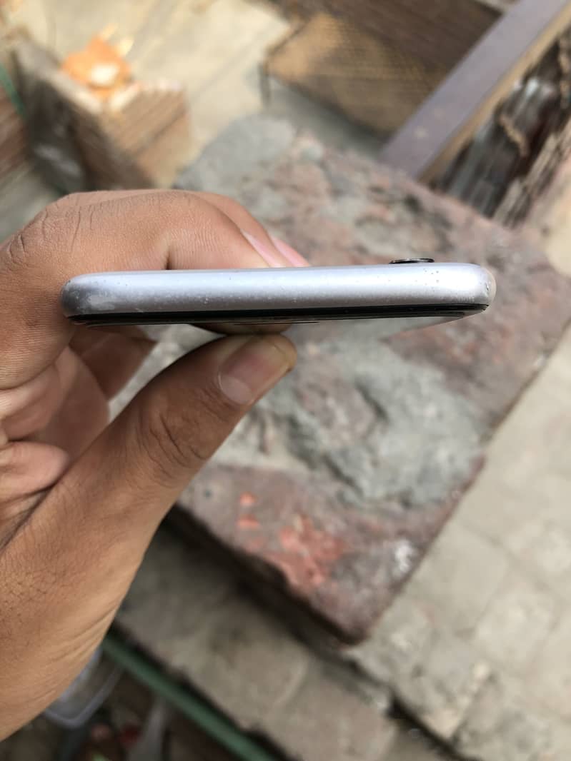 Apple iPhone 6S 6