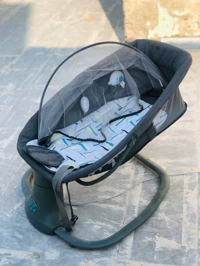 Baby Swing / Baby Rocker / Baby Cort