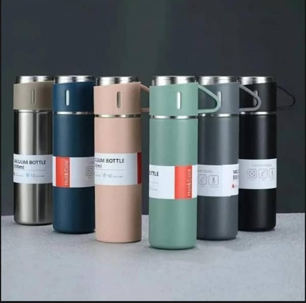 T   500ml Vacuum Flask Set with Three Additional Cups for Enhanced Sharing Experience