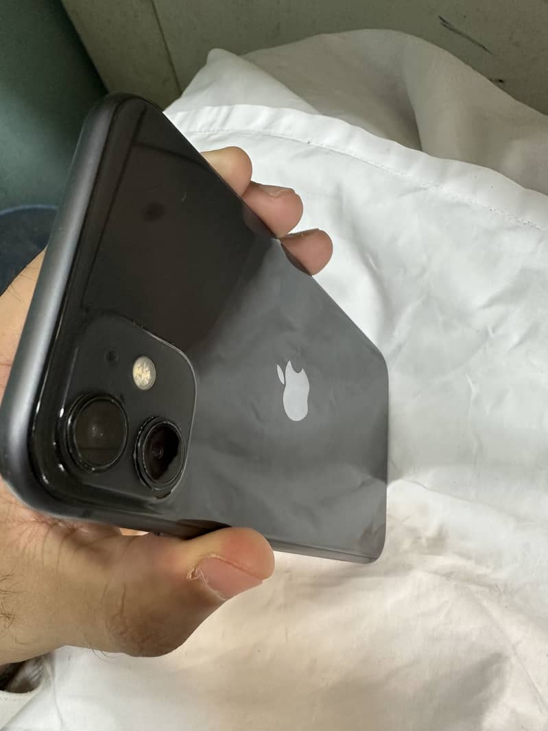 Apple iPhone 11 3