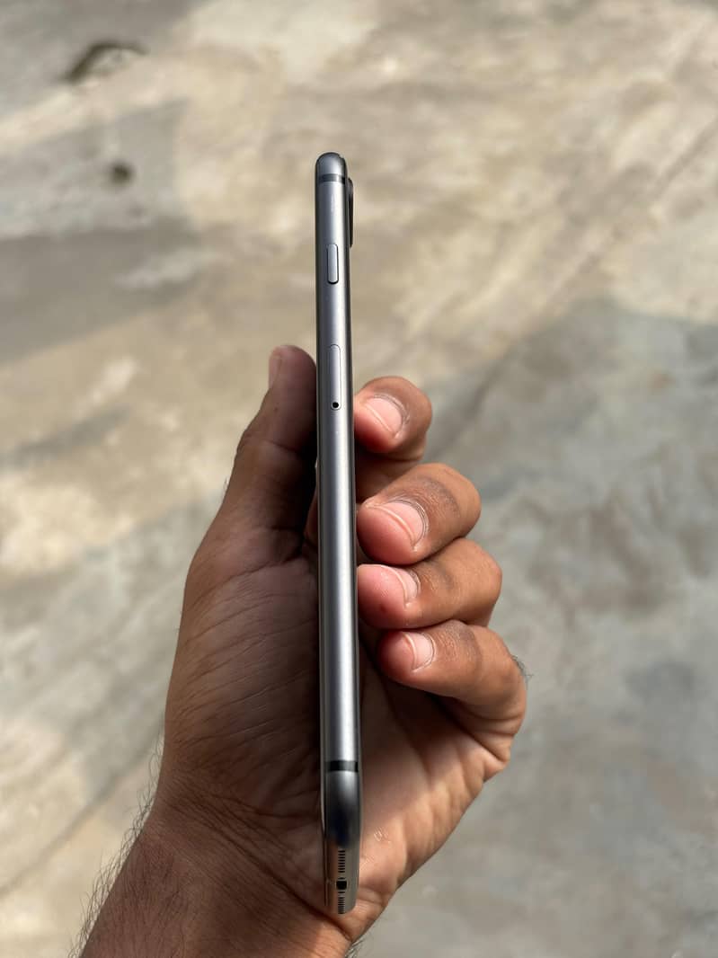 Apple iPhone 8 Plus 4