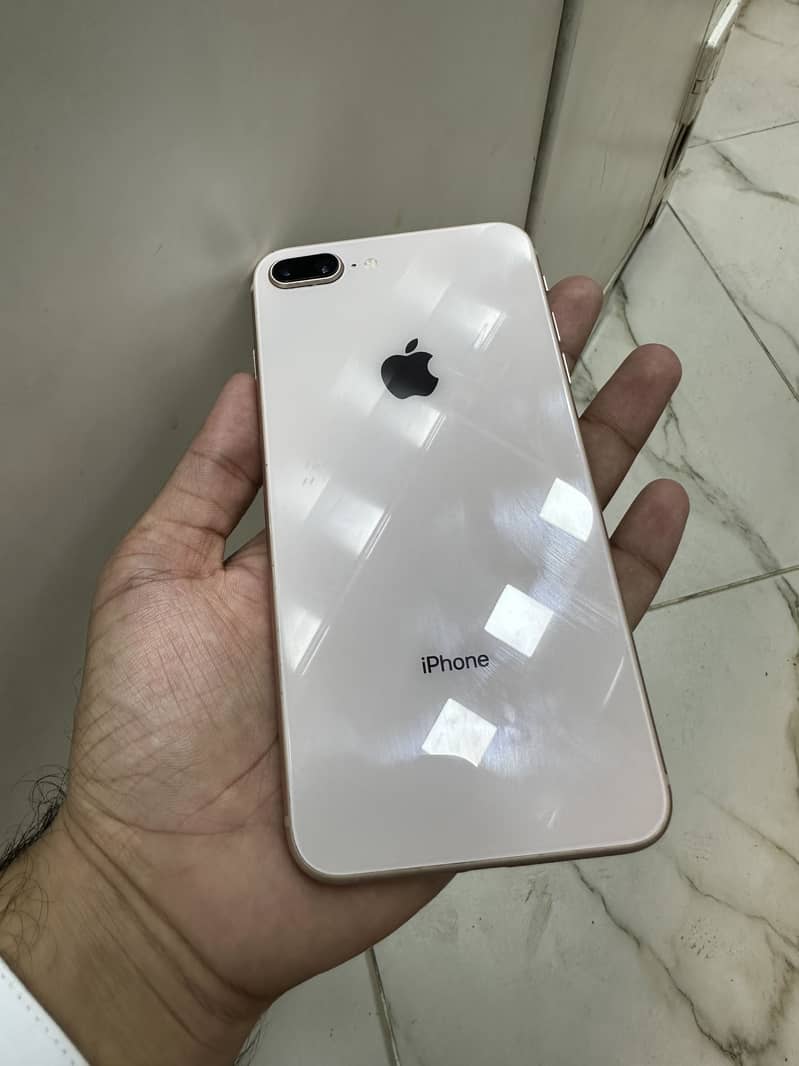 Apple iPhone 8 Plus 1