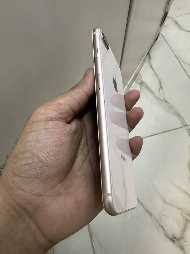 Apple iPhone 8 Plus 2