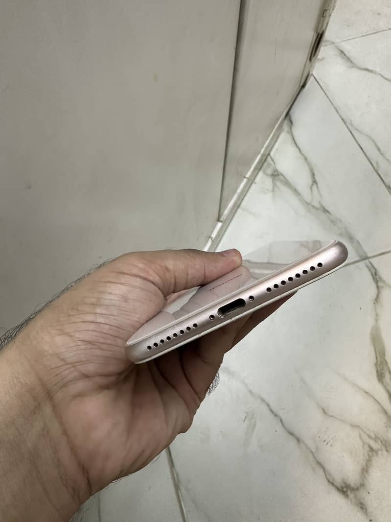 Apple iPhone 8 Plus 5