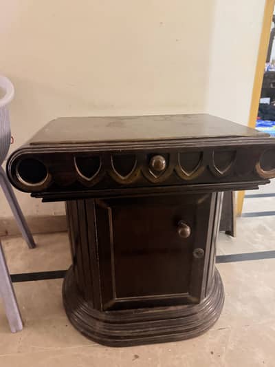 Dressing table