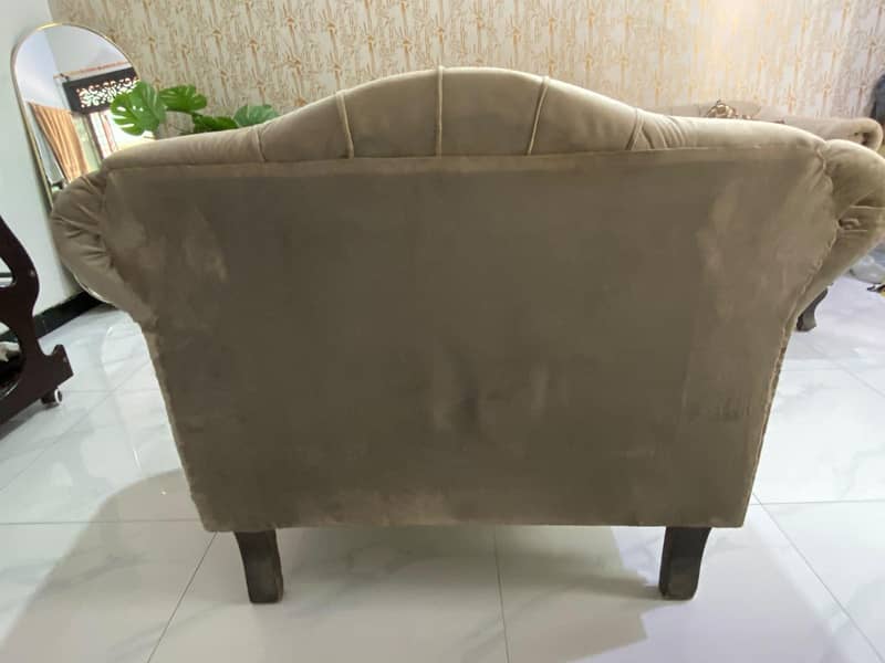 Sofa Set For SELL 3