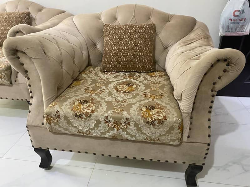 Sofa Set For SELL 4