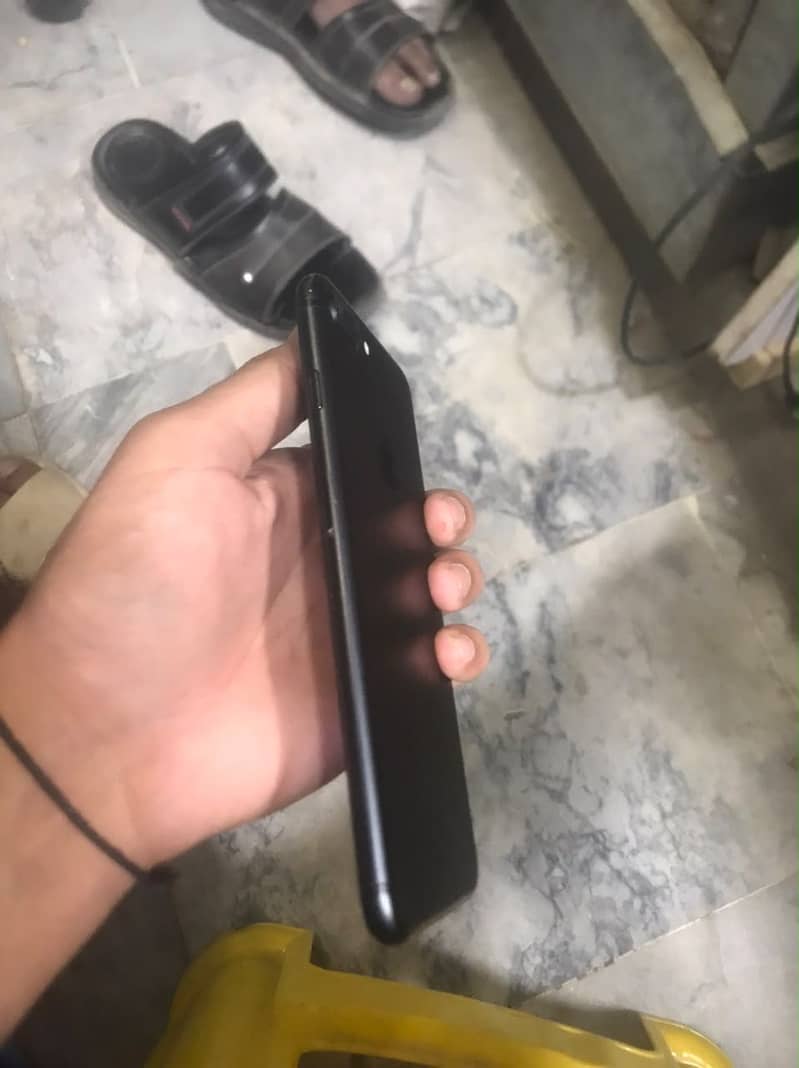 Apple iPhone 7 Plus 4