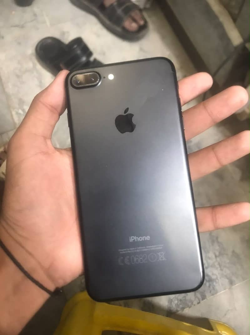 Apple iPhone 7 Plus 5