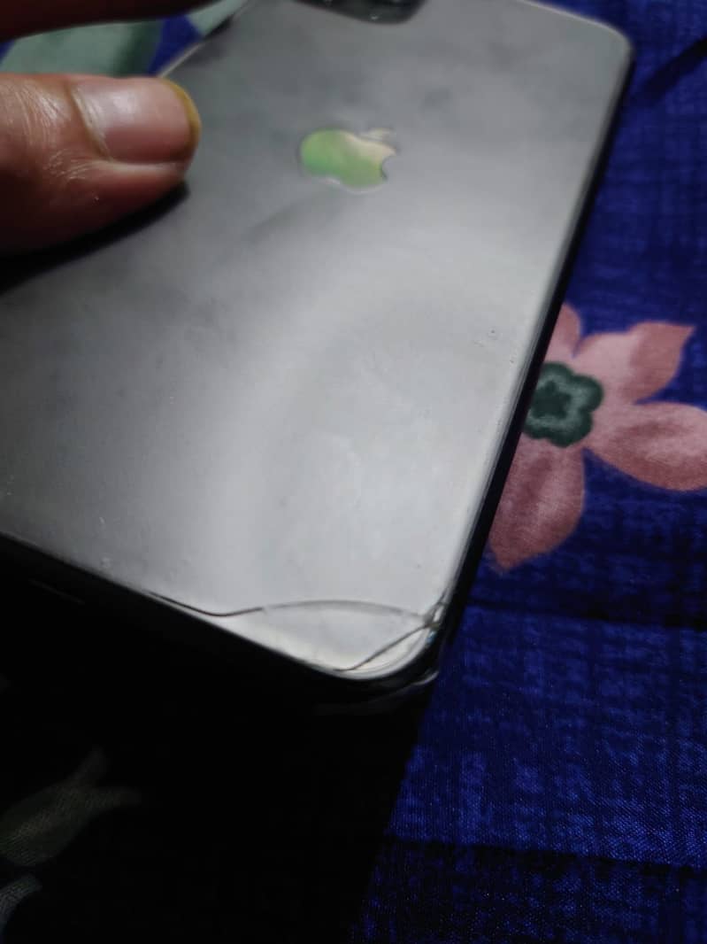 Apple iPhone 11 Pro Max 6