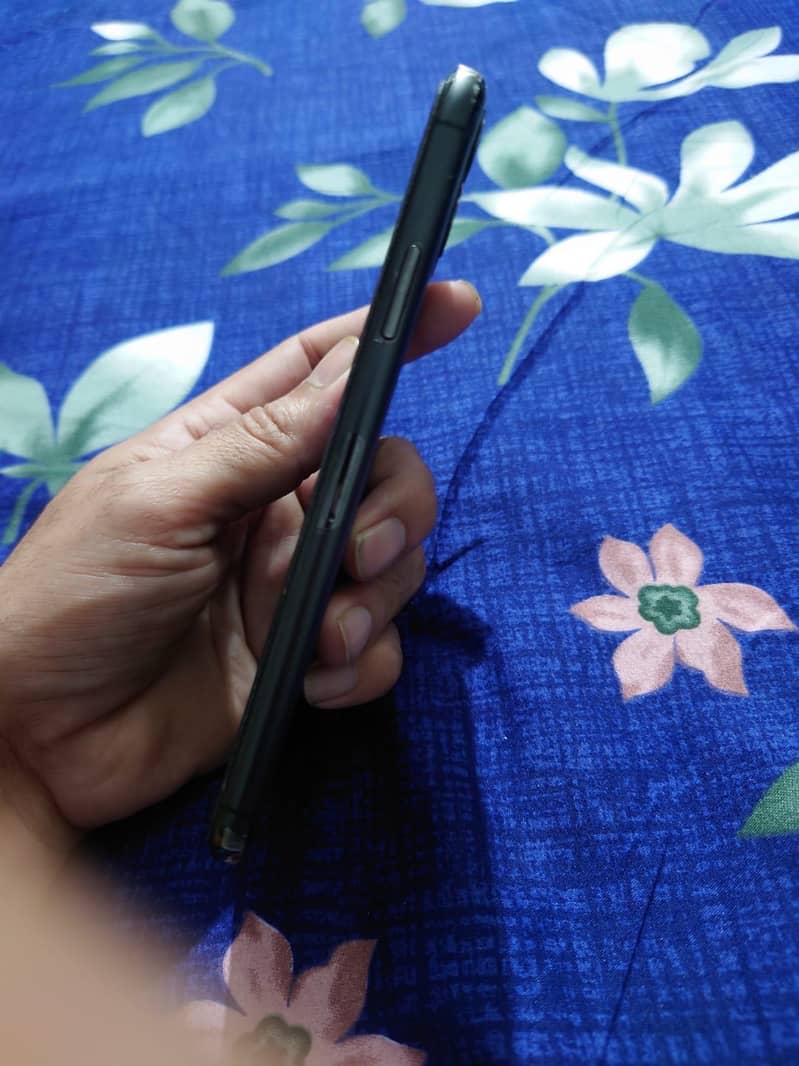 Apple iPhone 11 Pro Max 10
