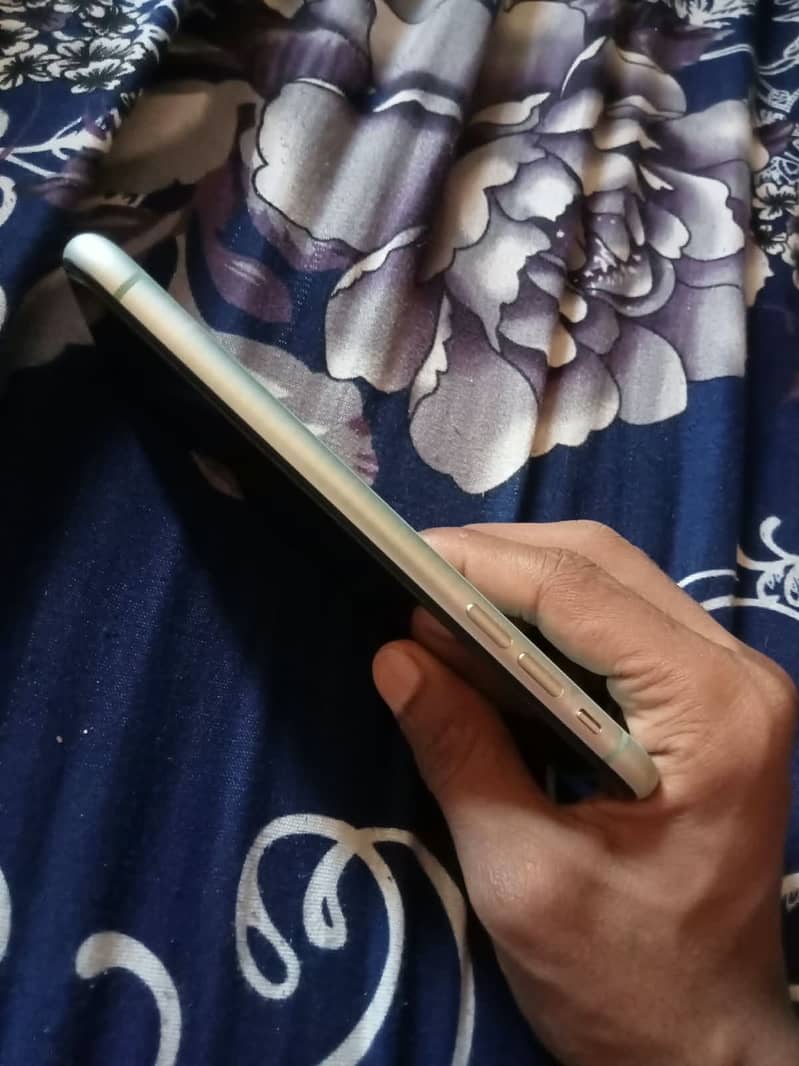 Apple iPhone 11 1
