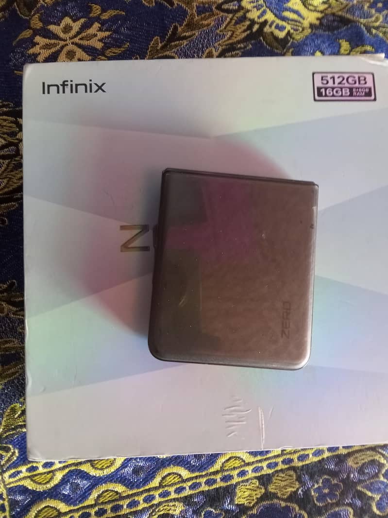 Infinix Zero Flip 7