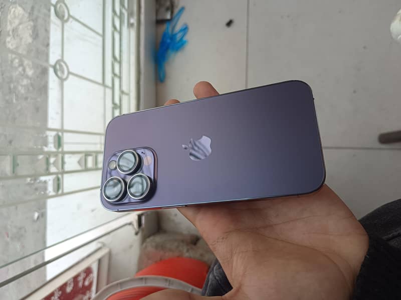 Apple iPhone 14 Pro 0