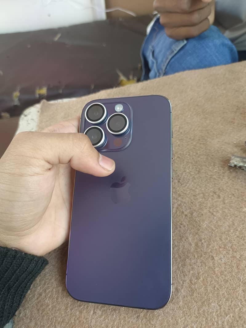 Apple iPhone 14 Pro 2