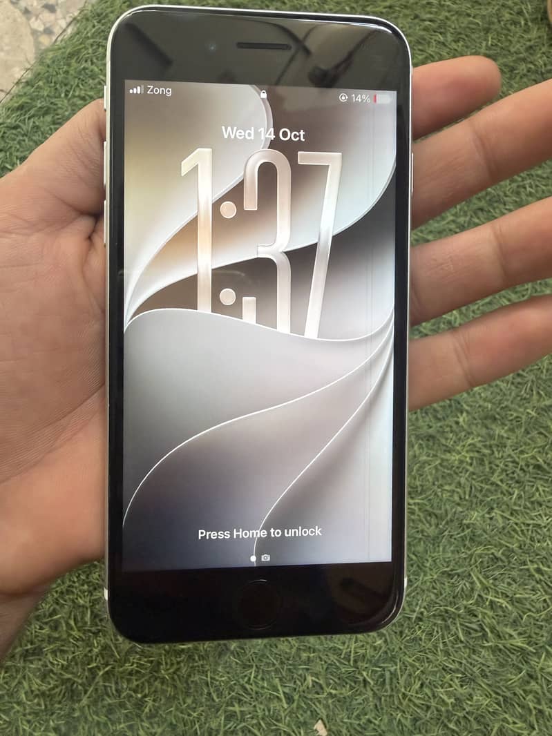 Apple iPhone SE 3