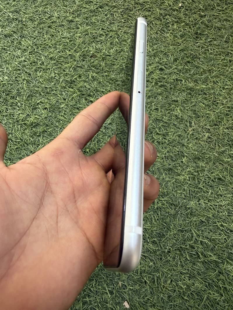 Apple iPhone SE 7