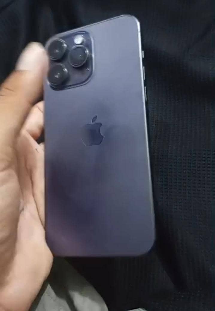 Apple iPhone 14 Pro Max 1