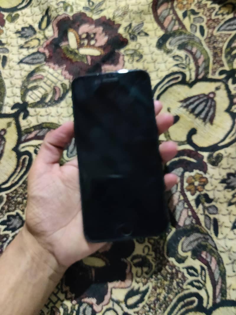 Apple iPhone 7 Plus 0