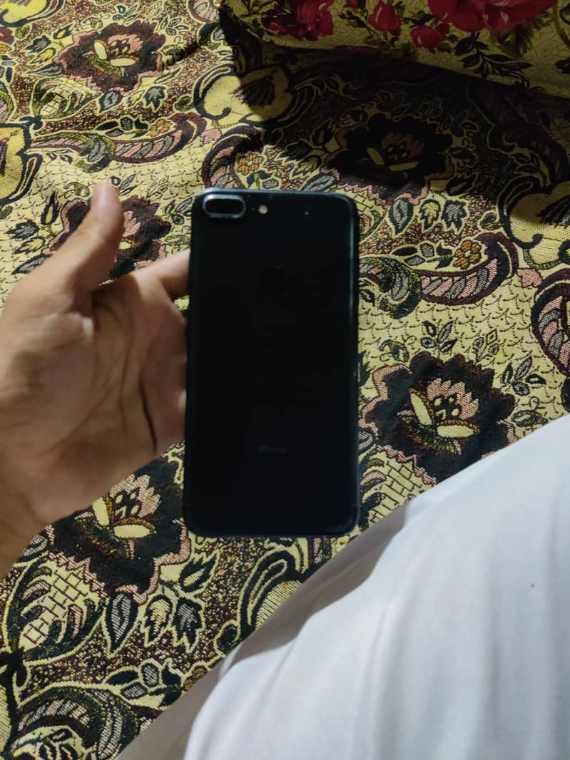 Apple iPhone 7 Plus 1