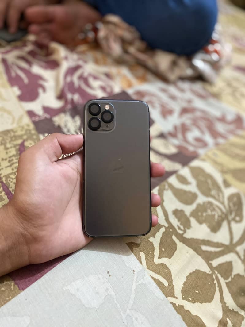 Apple iPhone 11 Pro 1