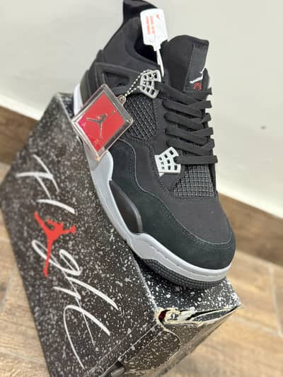 Black & White High-Style Sneakers for Men – Sizes EU 44 & 45