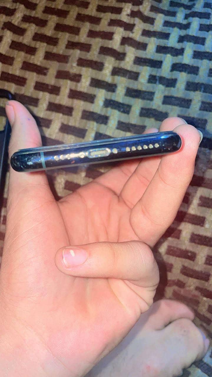 Apple iPhone 11 Pro 3