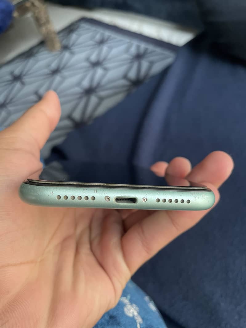 Apple iPhone 11 3